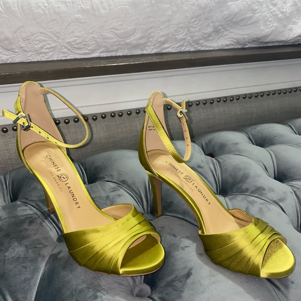 Chinese Laundry Green Satin Heels